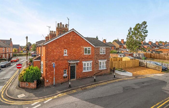 3 Bedroom End Of Terrace House For Sale In Richmond Road, Towcester, NN12