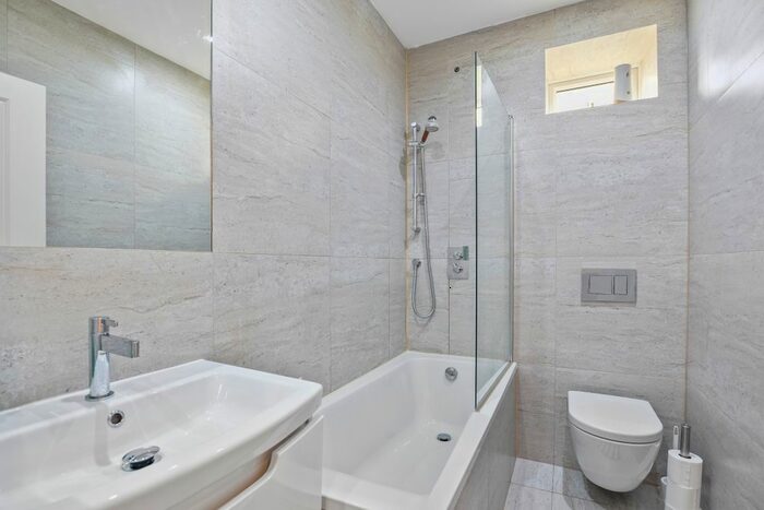 4 Bedroom Detached House To Rent In Tylecroft Road, London, SW16