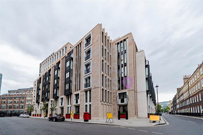 1 Bedroom Flat For Sale In Lincoln Square, Portugal Street, London, WC2A