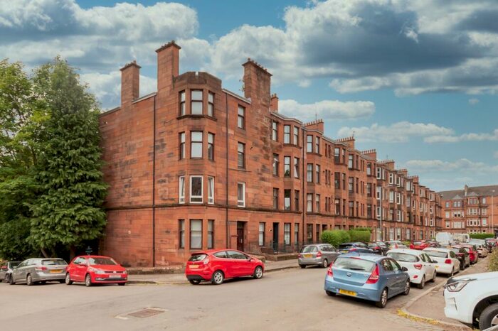 2 Bedroom Apartment To Rent In Kennoway Drive, Flat /, Patrick, Glasgow, G11