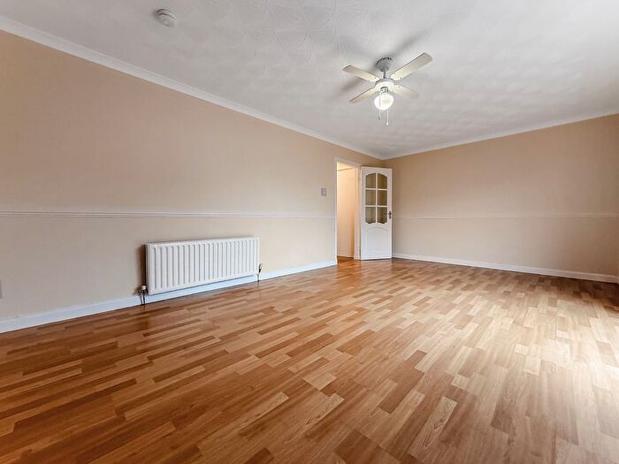 2 Bedroom Cottage For Sale In High Street, Newarthill, Motherwell, ML1