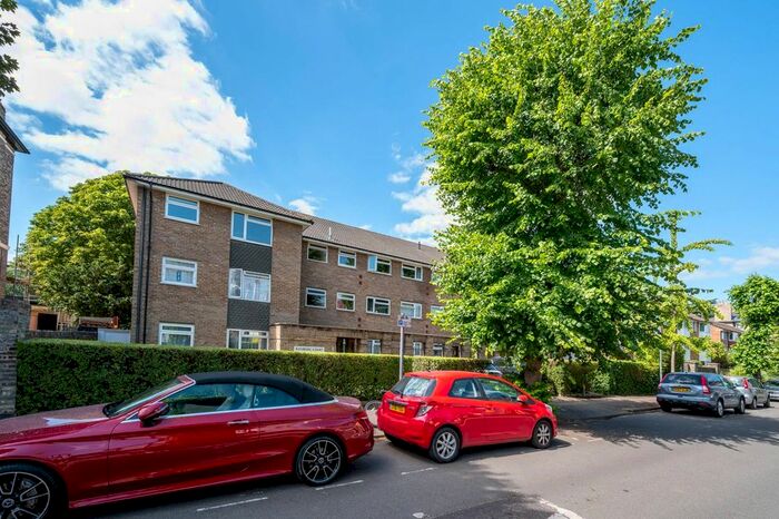 2 Bedroom Flat To Rent In Catherine Road, Surbiton, KT6