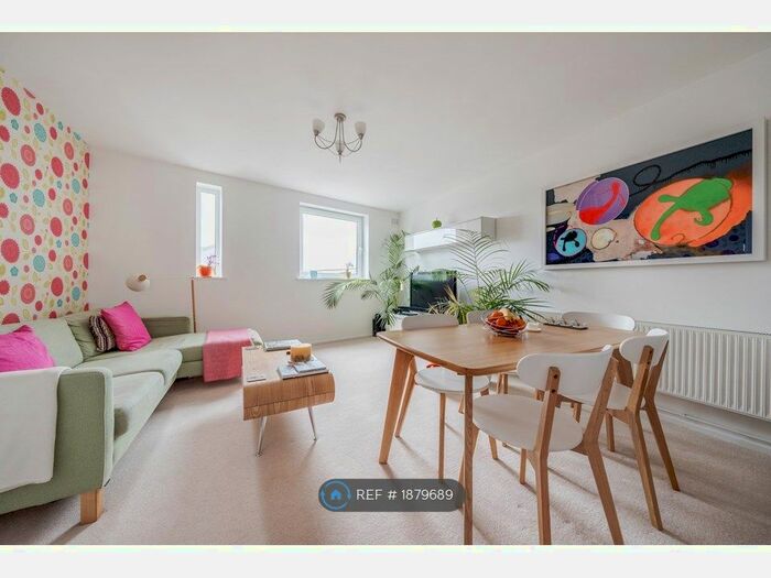 2 Bedroom Maisonette To Rent In Dartmouth Road, London, SE23