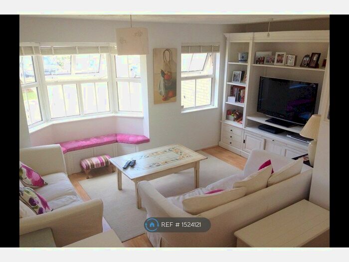 2 Bedroom Flat To Rent In Swaffield Road, London, SW18