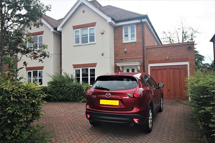 4 Bedroom Semi-Detached House To Rent In Courtlands Drive, Watford, Hertfordshire, WD17