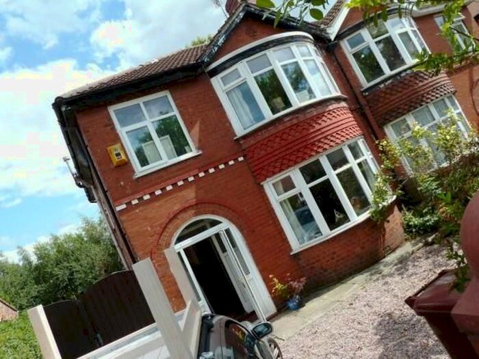 4 Bedroom Semi-Detached House To Rent In Birchfields Rd, Manchester, M14