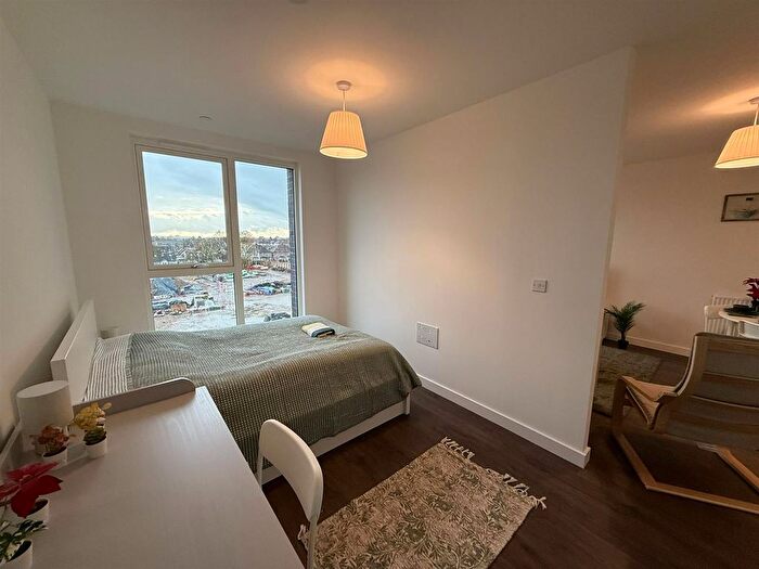 1 Bedroom Flat To Rent In Riband Walk, Hayes, UB3