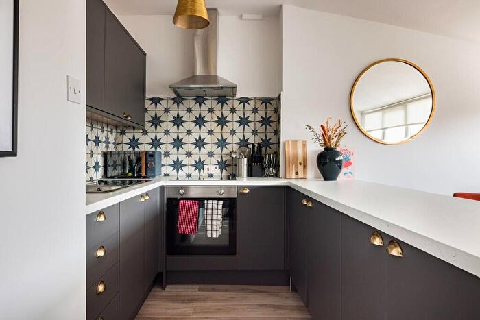 1 Bedroom Apartment For Sale In West End Lane, West Hampstead, NW6