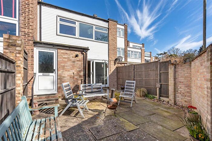 3 Bedroom Terraced House For Sale In Gwynns Walk, Hertford, SG13