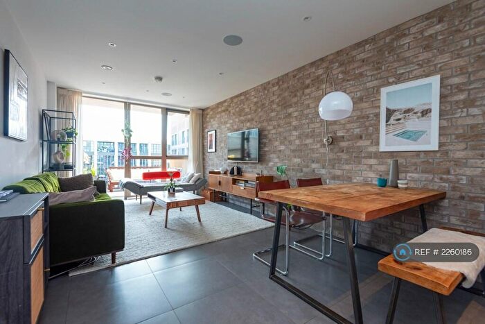 2 Bedroom Flat To Rent In Meldola Yard, London, E9