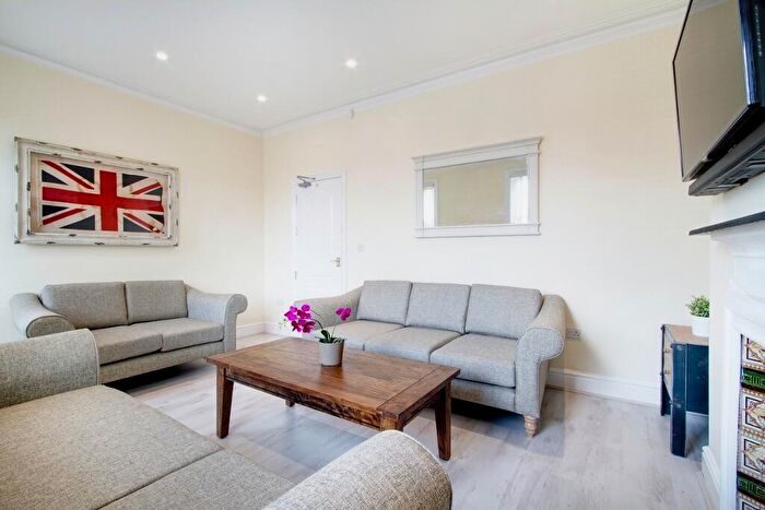 6 Bedroom Terraced House To Rent In Derby Road, Manchester, M14