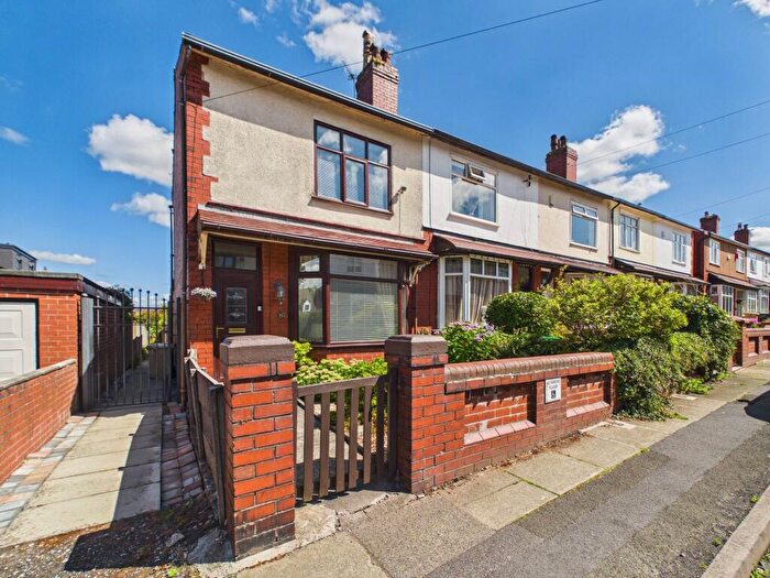 3 Bedroom End Of Terrace House For Sale In Stratford Avenue, Smithills, Bolton, BL1