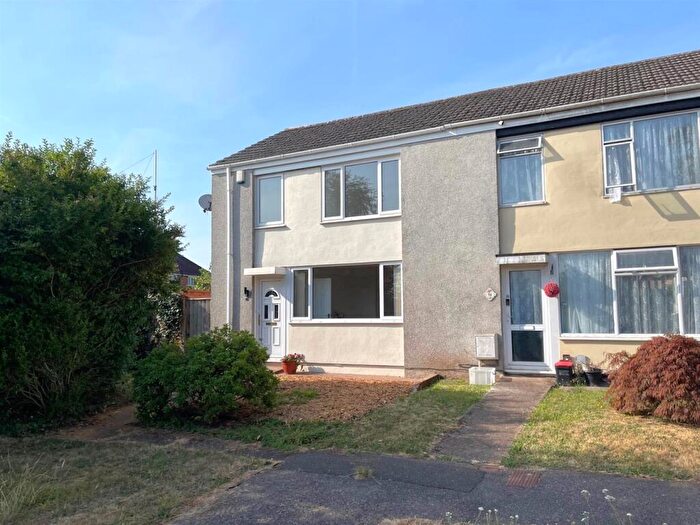 3 Bedroom End Of Terrace House For Sale In Carlyon Gardens, Exeter, EX1