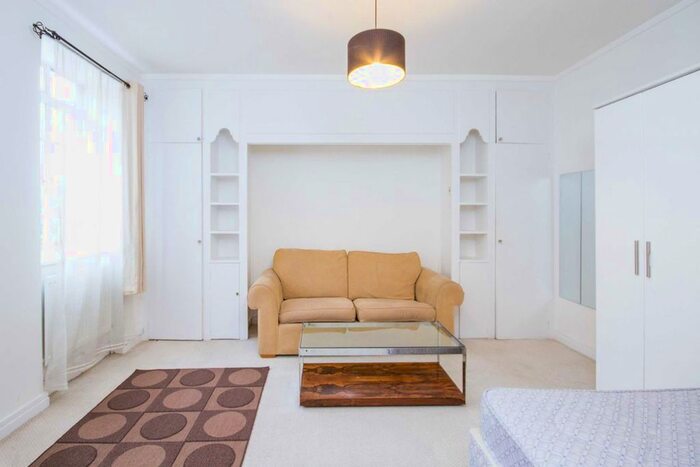 Studio To Rent In Cochrane Street, London NW8