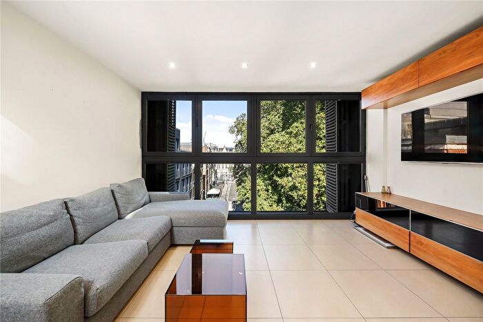 2 Bedroom Flat To Rent In Hoxton Square, London, N1