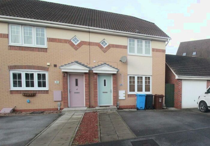 2 Bedroom End Of Terrace House To Rent In Pasture View, Kingswood, Hull, HU7