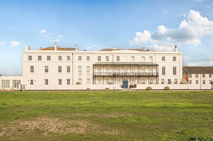 3 Bedroom Flat For Sale In Sea Front, Royal Apartments Sea Front, PO11