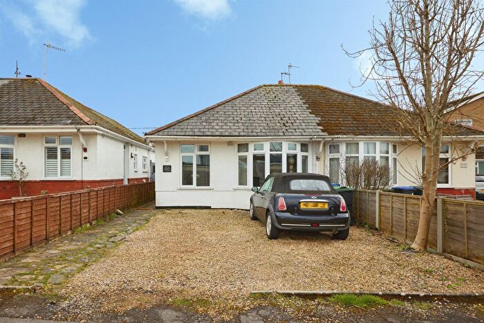 3 Bedroom Semi Detached House For Sale In Greenwood Avenue, Laverstock, Salisbury, SP1