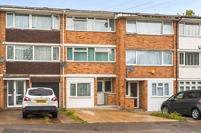 4 Bedroom Terraced House For Sale In Millfield, Sittingbourne, Kent, ME10