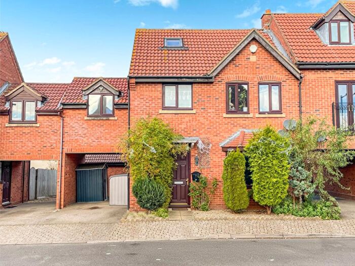 5 Bedroom Semi-Detached House For Sale In Edzell Crescent, Westcroft, Milton Keynes, MK4