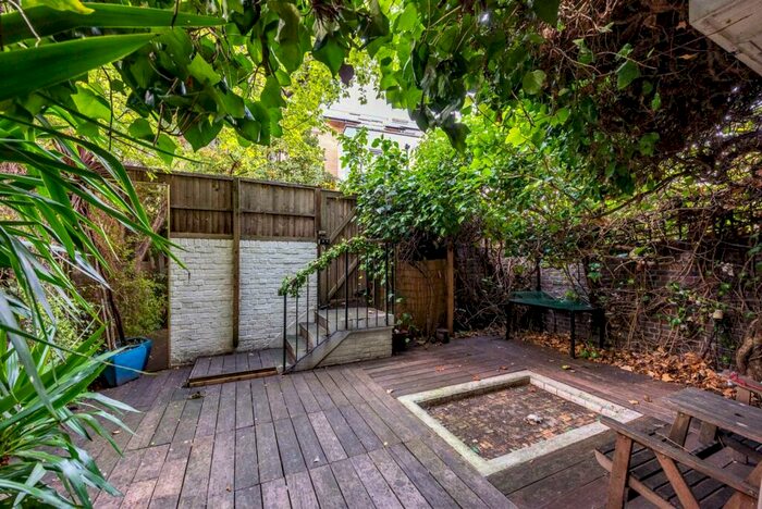 3 Bedroom Maisonette To Rent In Finborough Road, Chelsea, London, SW10