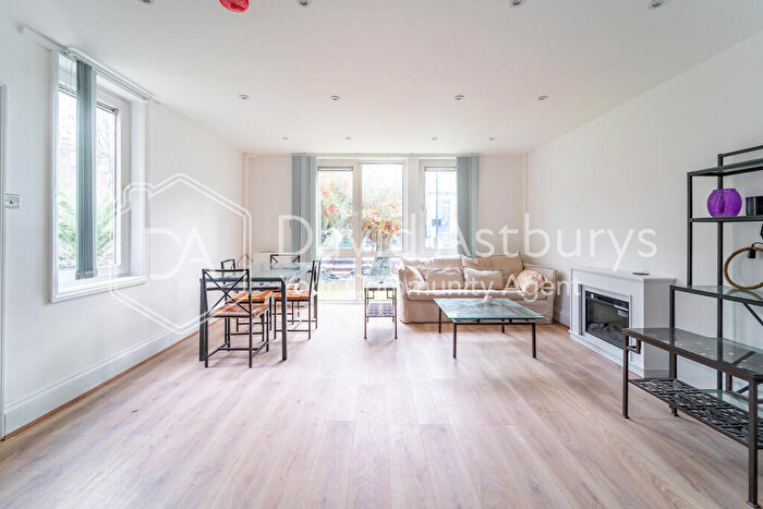 4 Bedroom End Of Terrace House To Rent In Garlinge Road, Kilburn, London, NW2