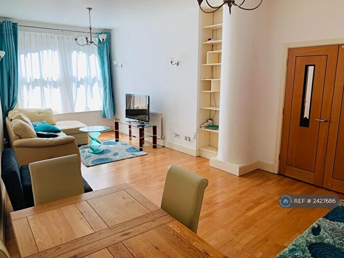 2 Bedroom Flat To Rent In Farringdon Road, London, EC1M