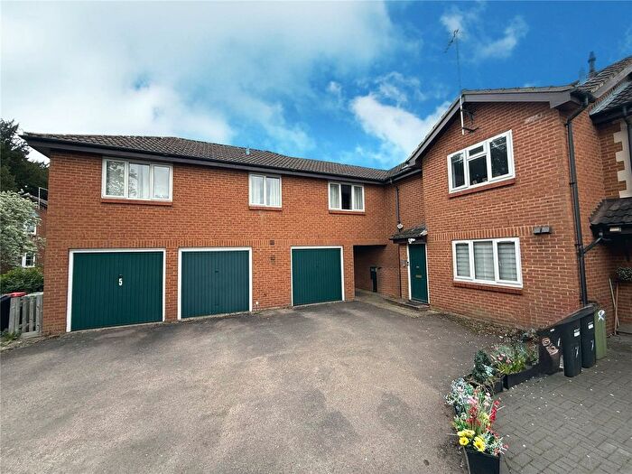2 Bedroom Maisonette For Sale In Sheppard Close, Newport Pagnell, Buckinghamshire, MK16