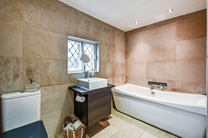 4 Bedroom Detached House For Sale In Bramdean Cottage, Bramdean, Alresford, SO24
