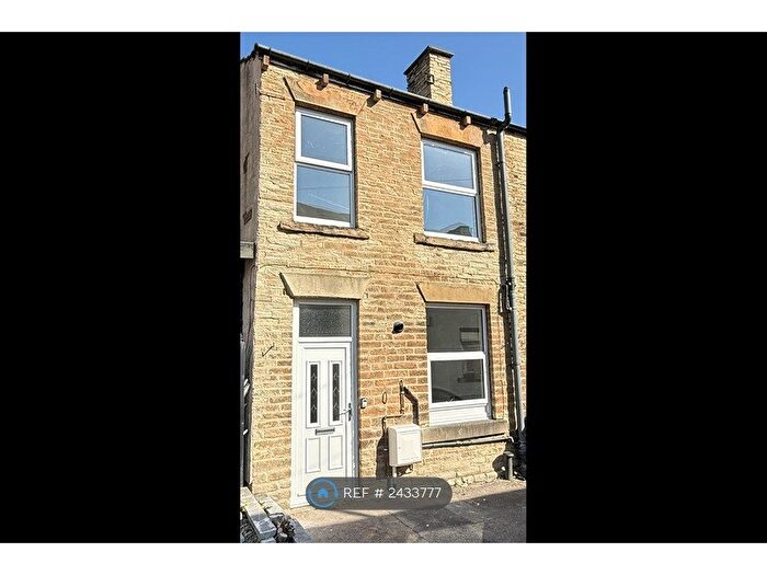 2 Bedroom Terraced House To Rent In The Nook, Cleckheaton, BD19