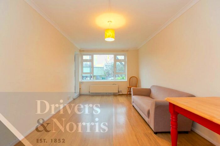 1 Bedroom Apartment To Rent In Papworth Gardens, Paradise Park, Islington, London, N7