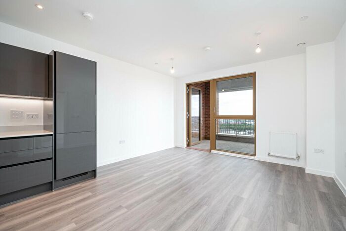 1 Bedroom Flat For Sale In Vista Heights, - Ilderton Road, SE15