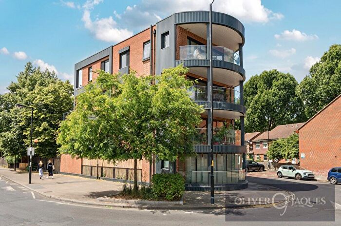 2 Bedroom Flat For Sale In Rotherhithe New Road, London, SE16