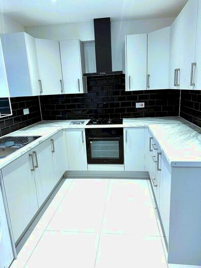 3 Bedroom Terraced House To Rent In Sandford Avenue, Loughton, IG10