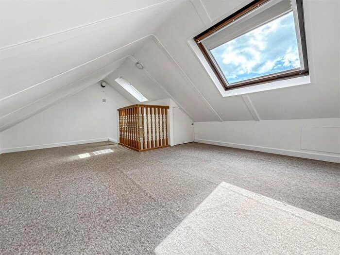 1 Bedroom Maisonette To Rent In Crossways Road, Grayshott, Hindhead, Hampshire, GU26