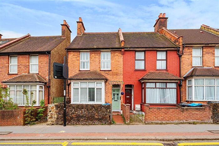3 Bedroom Terraced House For Sale In Woodside Green, South Norwood, SE25