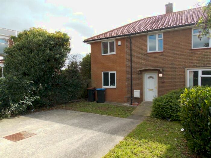 5 Bedroom House To Rent In Sherburn Road, Gilesgate, DH1