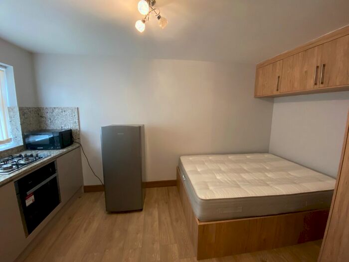 Studio To Rent In Edison Drive, Southall, UB1