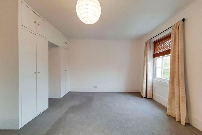 Studio To Rent In Stockwell Terrace, Stockwell, SW9