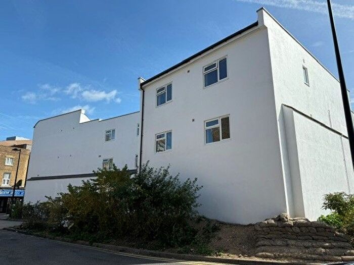 1 Bedroom Flat To Rent In Waterfront Way, Chatham, ME4