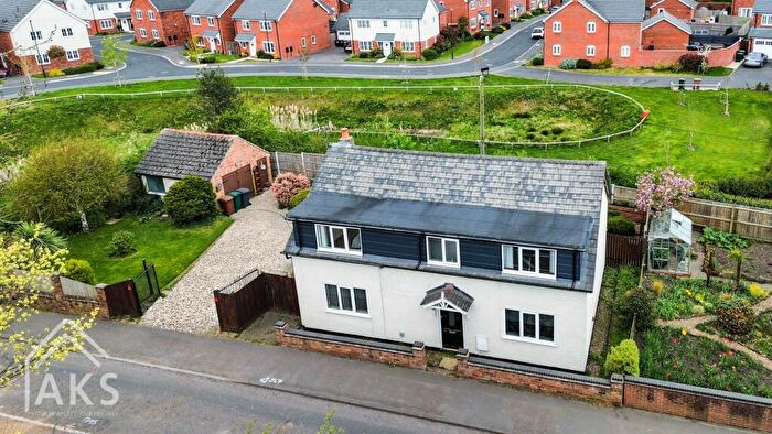 4 Bedroom Detached House For Sale In Derby Road, Hilton, DE65