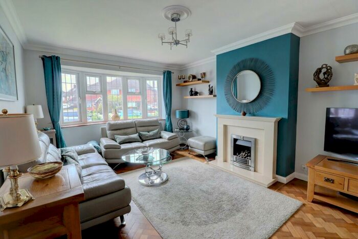 5 Bedroom Semi-Detached House For Sale In Ashley Drive, Penn, High Wycombe, HP10
