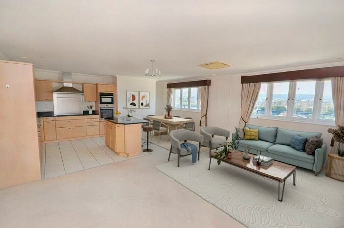 2 Bedroom Flat To Rent In Compton Street, Eastbourne, BN21