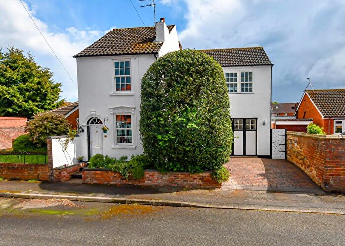 3 Bedroom Detached House For Sale In Victoria Street, Wall Heath, Kingswinford, DY6