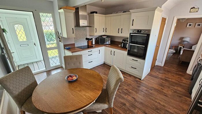 3 Bedroom Town House For Sale In Butler Close, Cropwell Butler, NG12