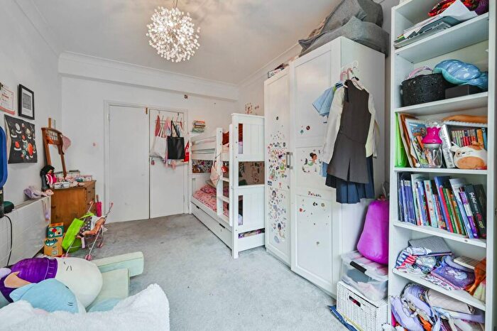 3 Bedroom Flat To Rent In Dorset House, Gloucester Place, Marylebone, London, NW1