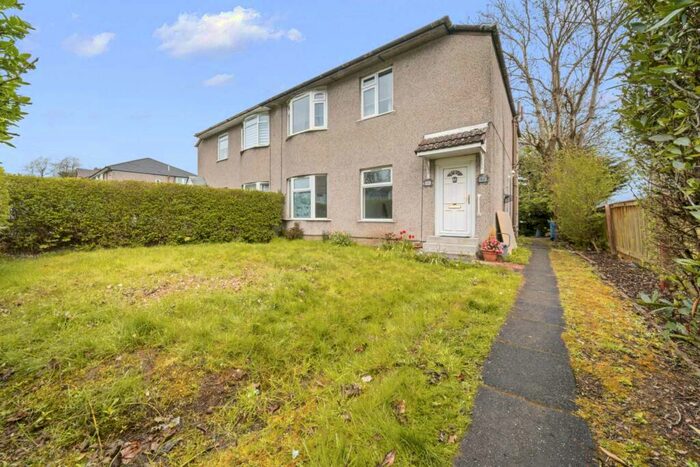 3 Bedroom Flat To Rent In Glencroft Road, Croftfoot, G44
