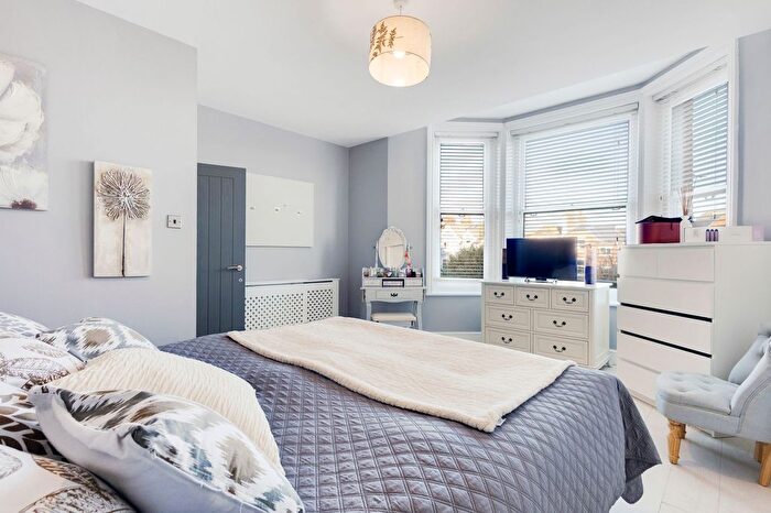 2 Bedroom Flat For Sale In Castle Hill Avenue, Folkestone, CT20