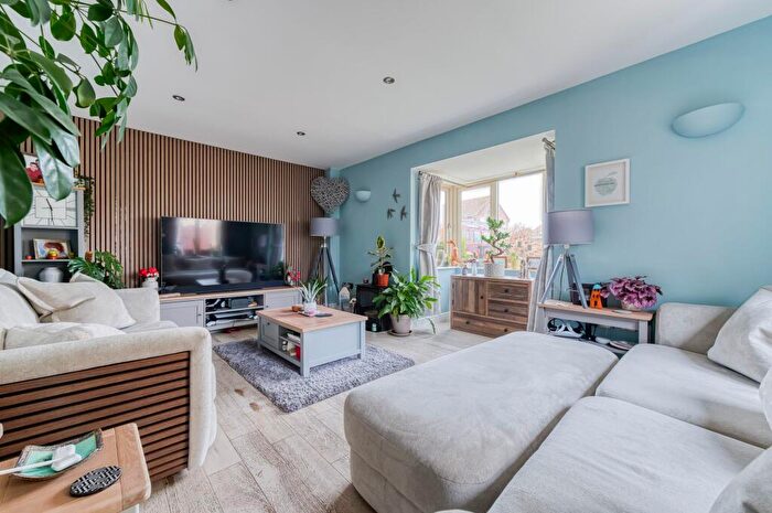 4 Bedroom Semi Detached House For Sale In School Close, Kenninghall, NR16