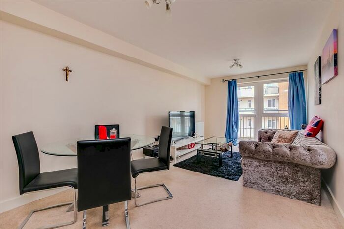 1 Bedroom Apartment To Rent In Limerick Close, London, SW12